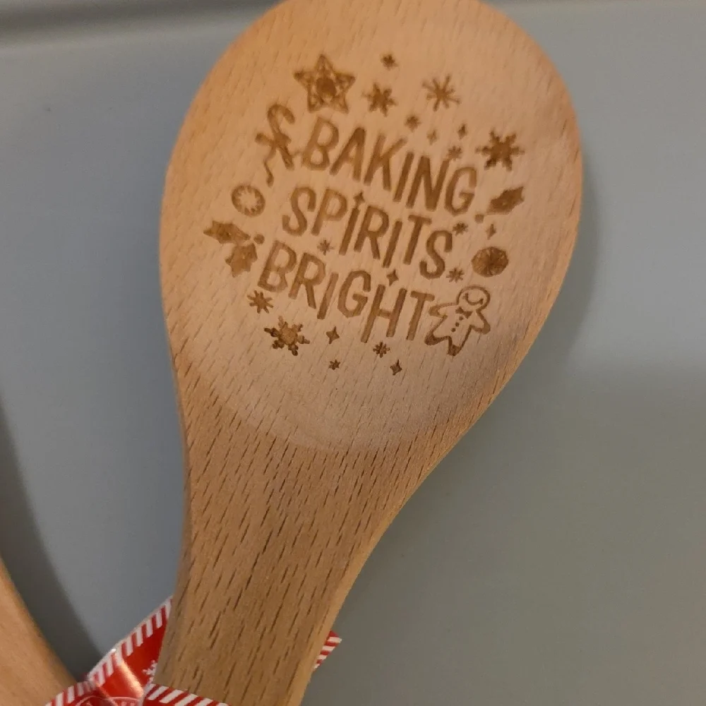 (J64) Dolly Parton Wooden Cooking Utensils Set Of 2